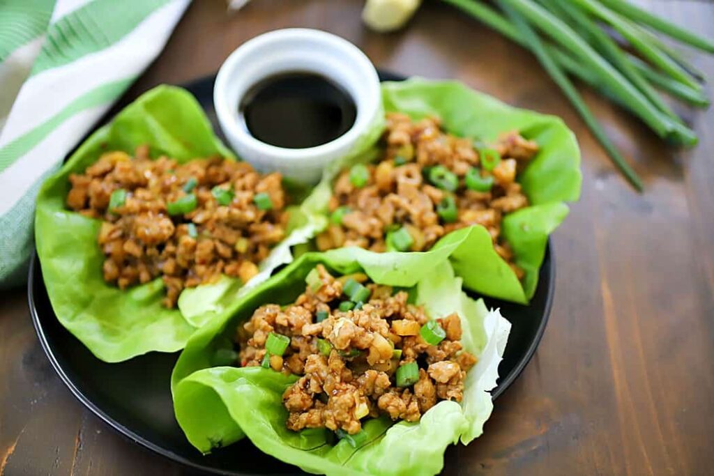 Flavorful Chicken Lettuce Wraps: A Healthy and Delicious Dinner Option