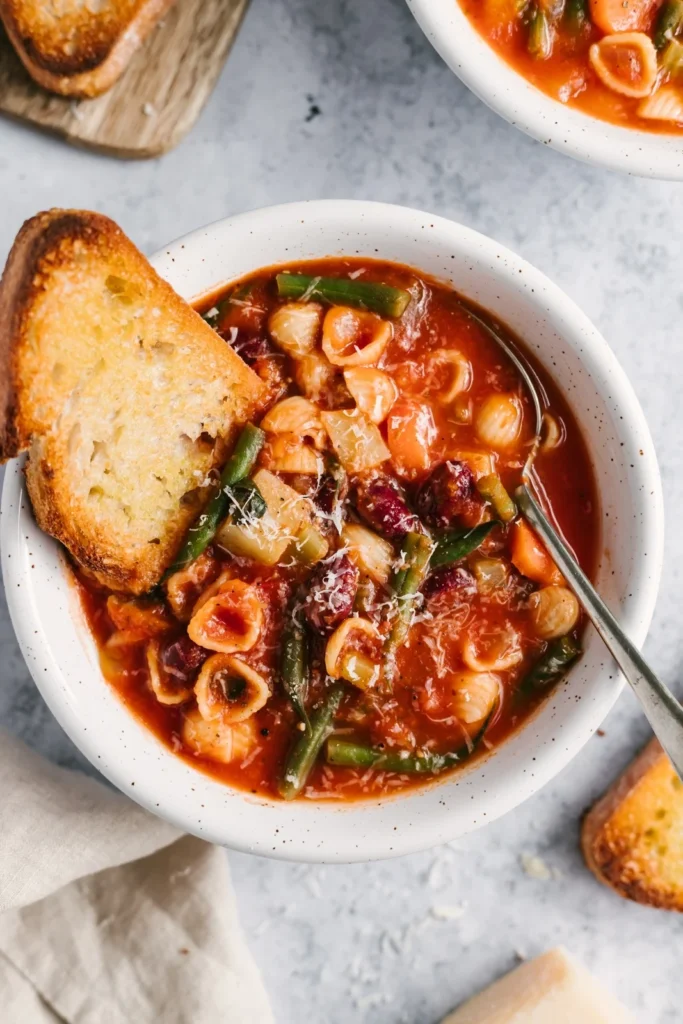 Hearty Minestrone Soup: A Comforting Bowl of Italian Goodness