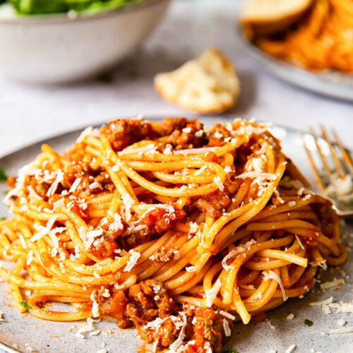 Traditional Spaghetti Bolognese Recipe for a Hearty Family Meal