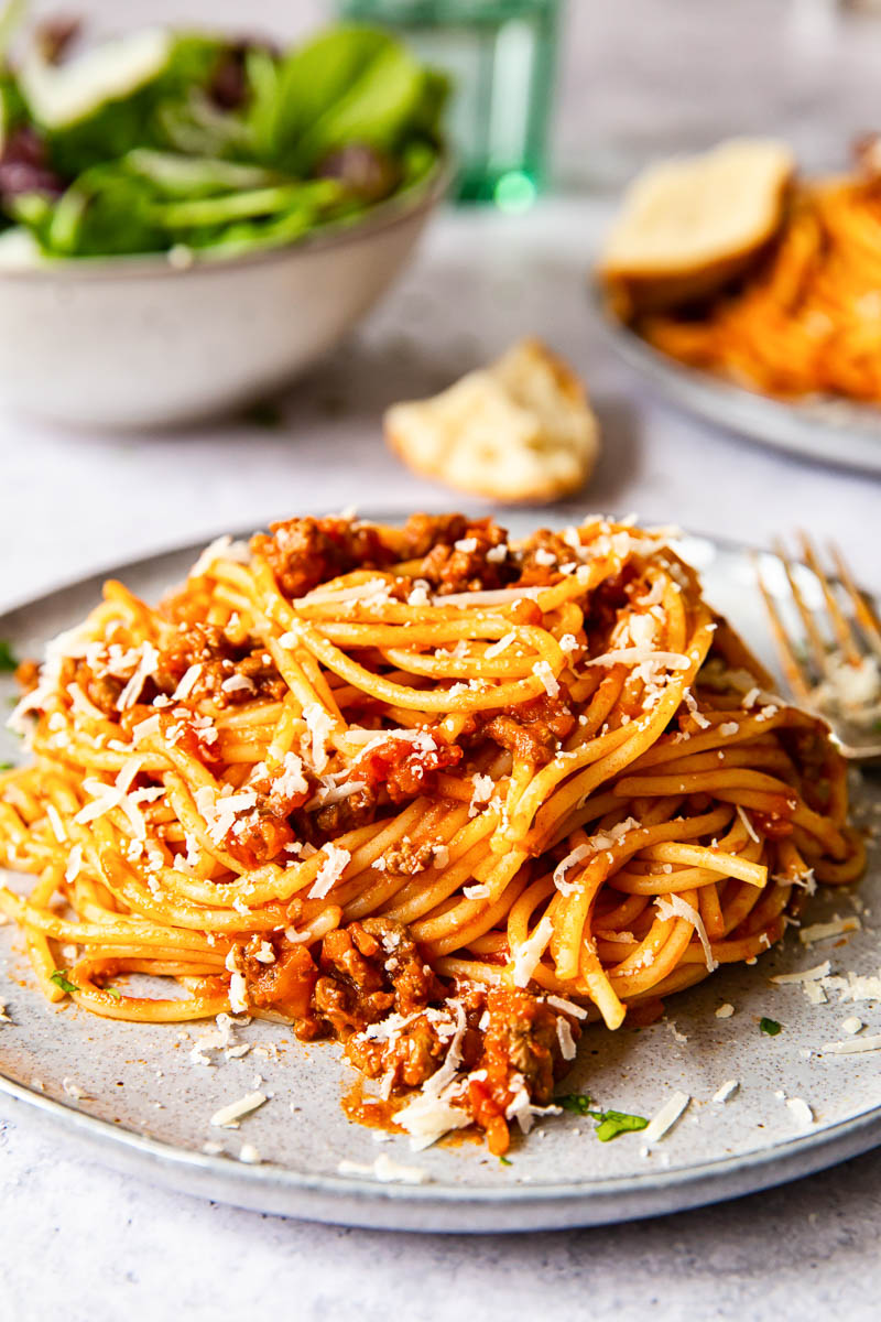 Traditional Spaghetti Bolognese Recipe for a Hearty Family Meal